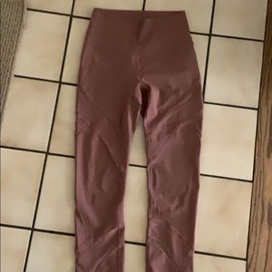Lululemon Mauve Capri pants